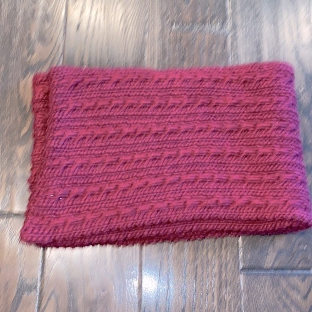 Red Camel Burgundy wine color knit infinity scarf - Picture 5 of 5